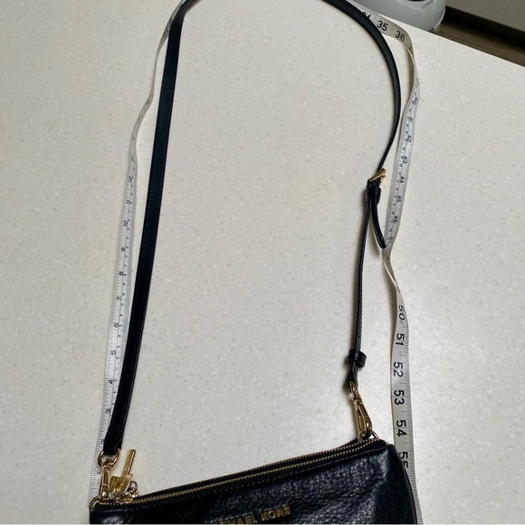 Michael KORS triple layer black leather cross body bag w gold & build in wallet - Picture 12 of 16